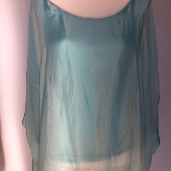 Gorgeous silky blouse - Picture 6 of 6